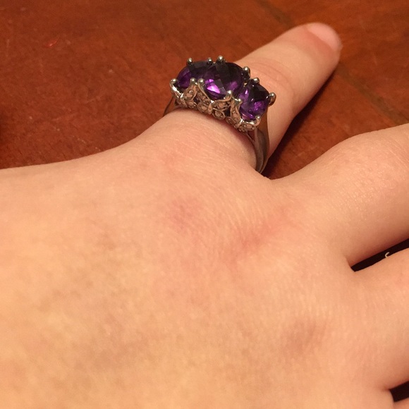 NEW*Ladies 3.03ctw Amethyst & Sterling Silver ring